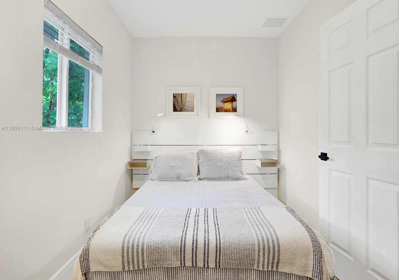 Small Image of 3547 WILLIAM AVE, Miami Number 37