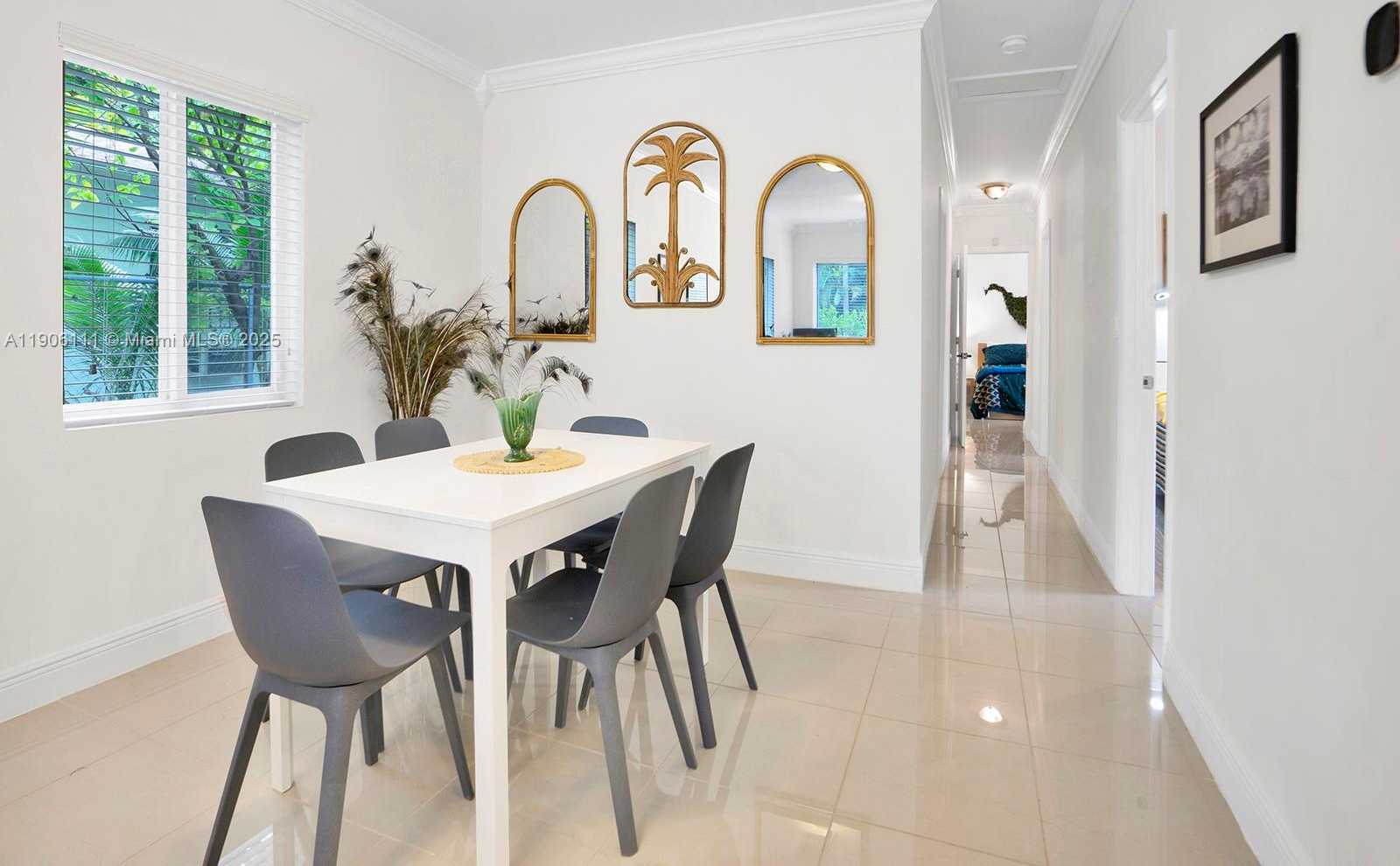 Small Image of 3547 WILLIAM AVE, Miami Number 7