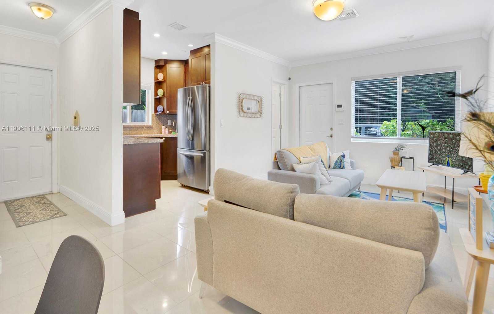 Small Image of 3547 WILLIAM AVE, Miami Number 9