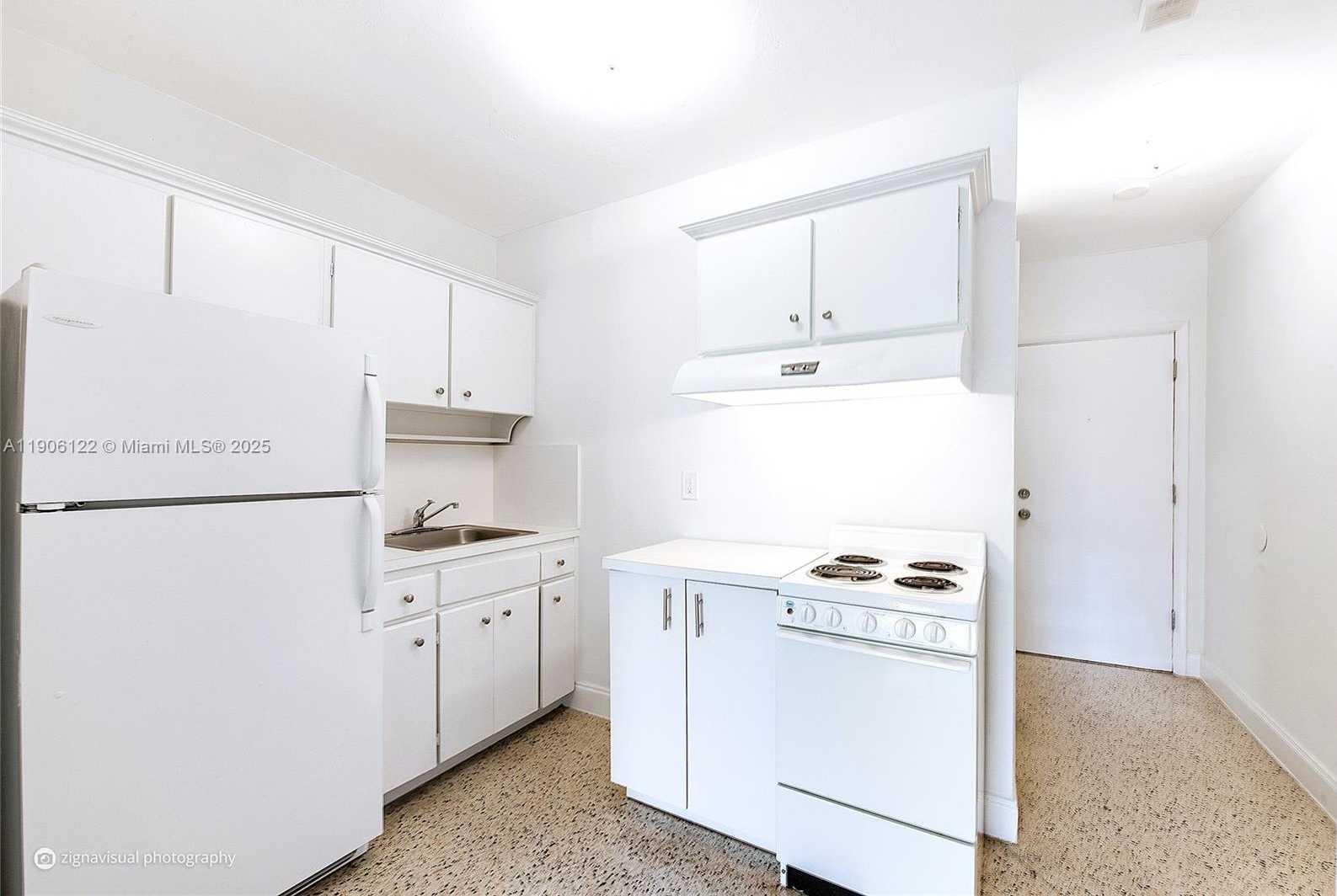 Small Image of 33 SALAMANCA AVE #2FL, Coral Gables Number 5