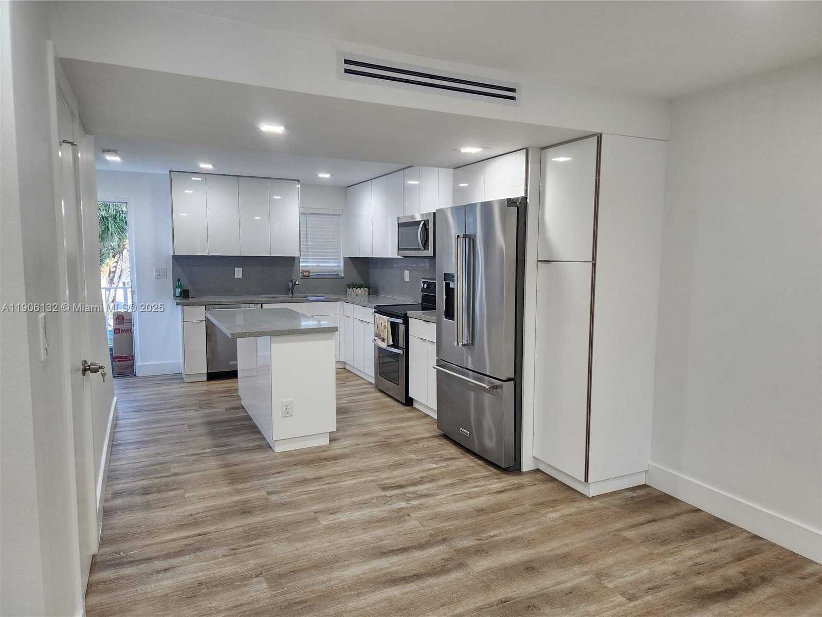 Small Image of Hialeah Number 1