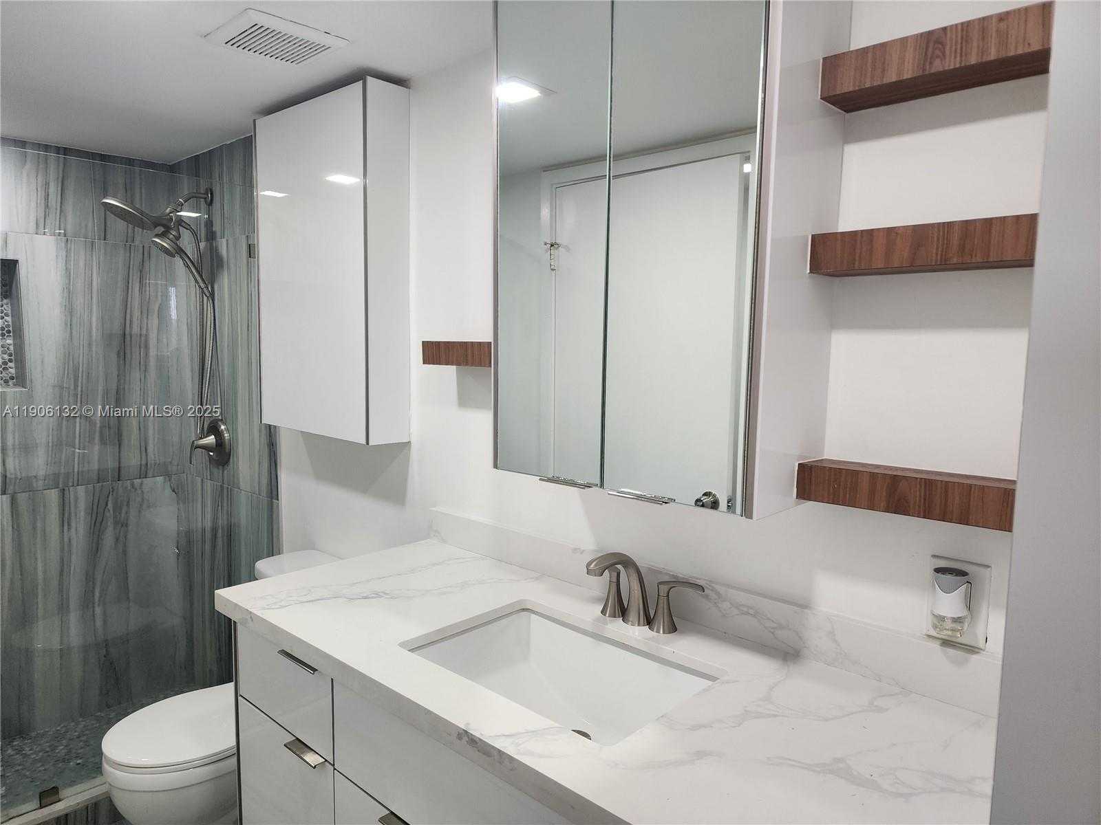 Small Image of Hialeah Number 20