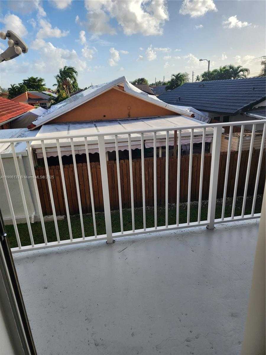 Small Image of Hialeah Number 25