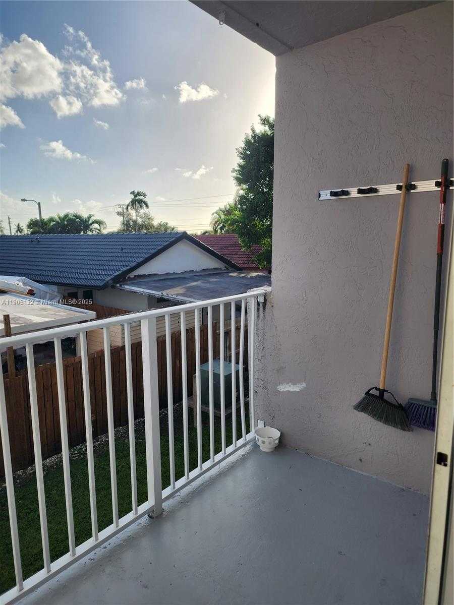 Small Image of Hialeah Number 26