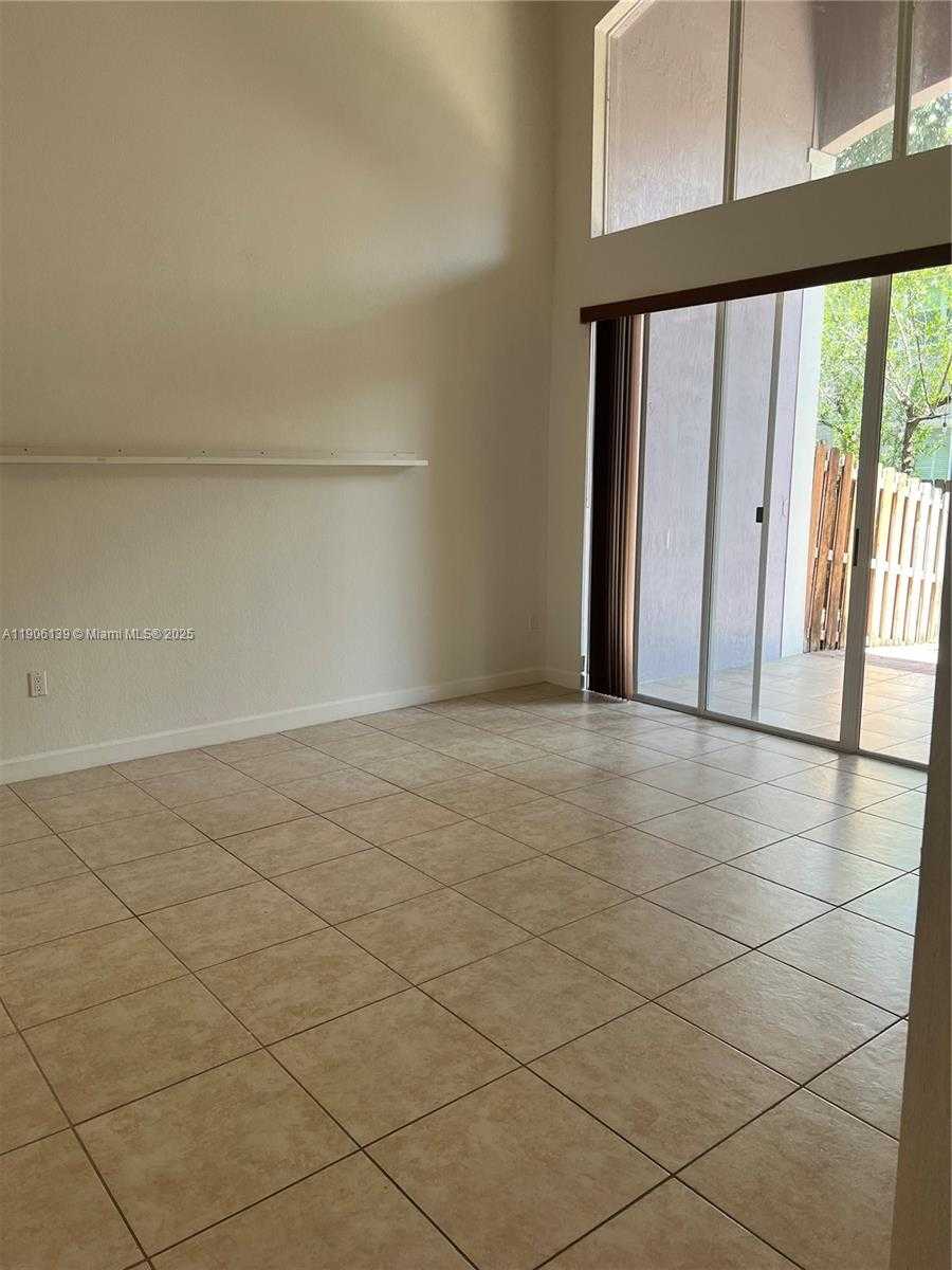 Small Image of 11521 NORTH WEST 79TH LN #11521, Doral Number 12