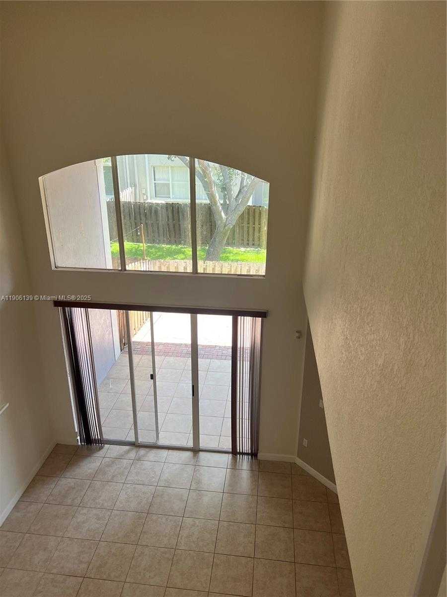 Small Image of 11521 NORTH WEST 79TH LN #11521, Doral Number 2