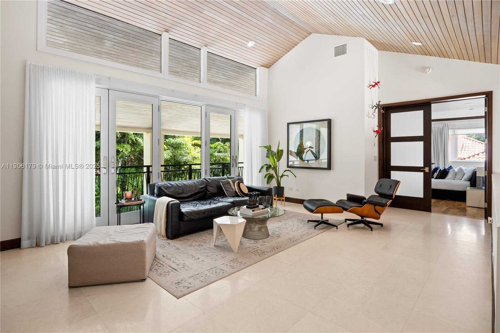 Small Image of 7141 EAST LAGO DR, Coral Gables Number 15
