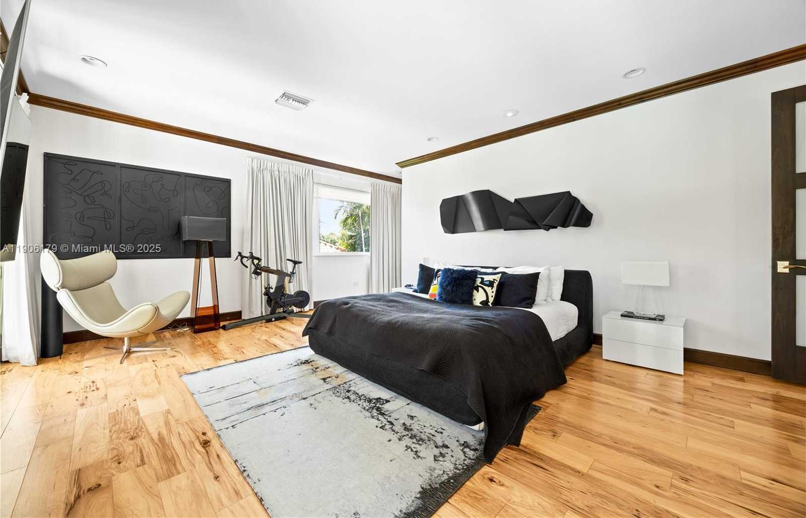 Small Image of 7141 EAST LAGO DR, Coral Gables Number 16