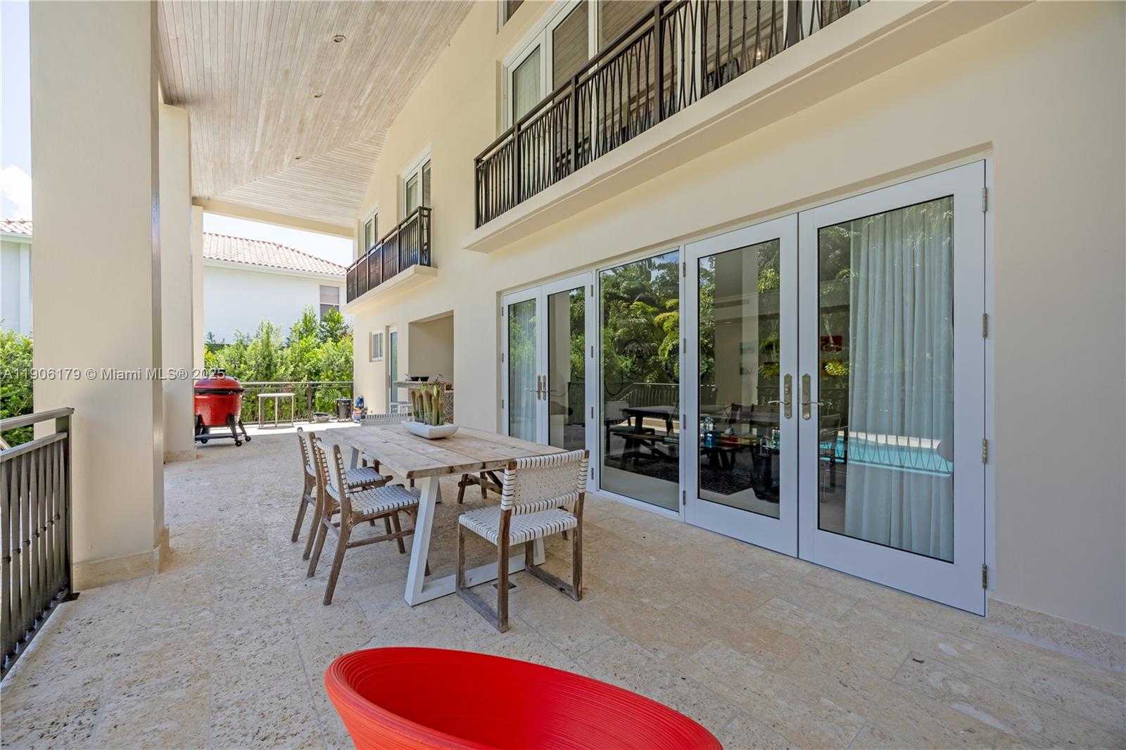 Small Image of 7141 EAST LAGO DR, Coral Gables Number 27