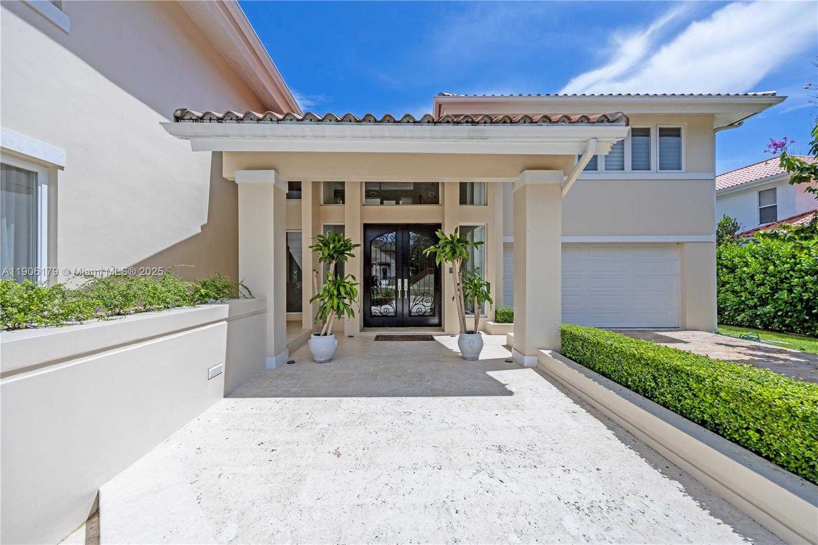 Small Image of 7141 EAST LAGO DR, Coral Gables Number 3