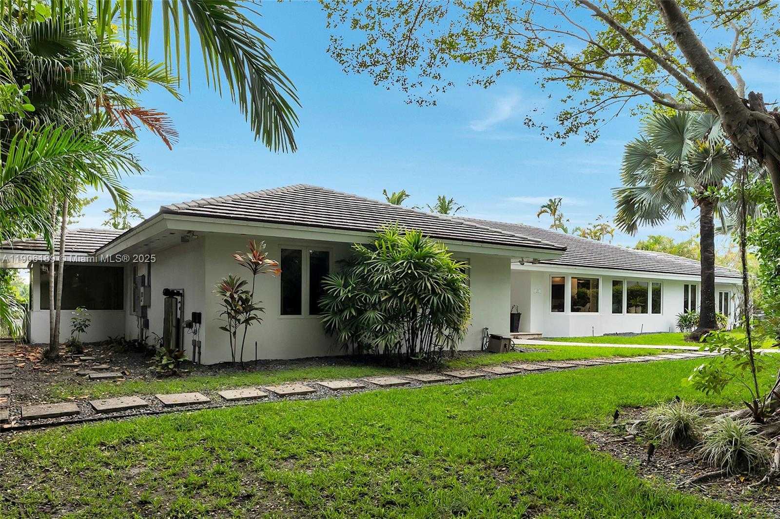 Small Image of 415 ROVINO AVE, Coral Gables Number 17