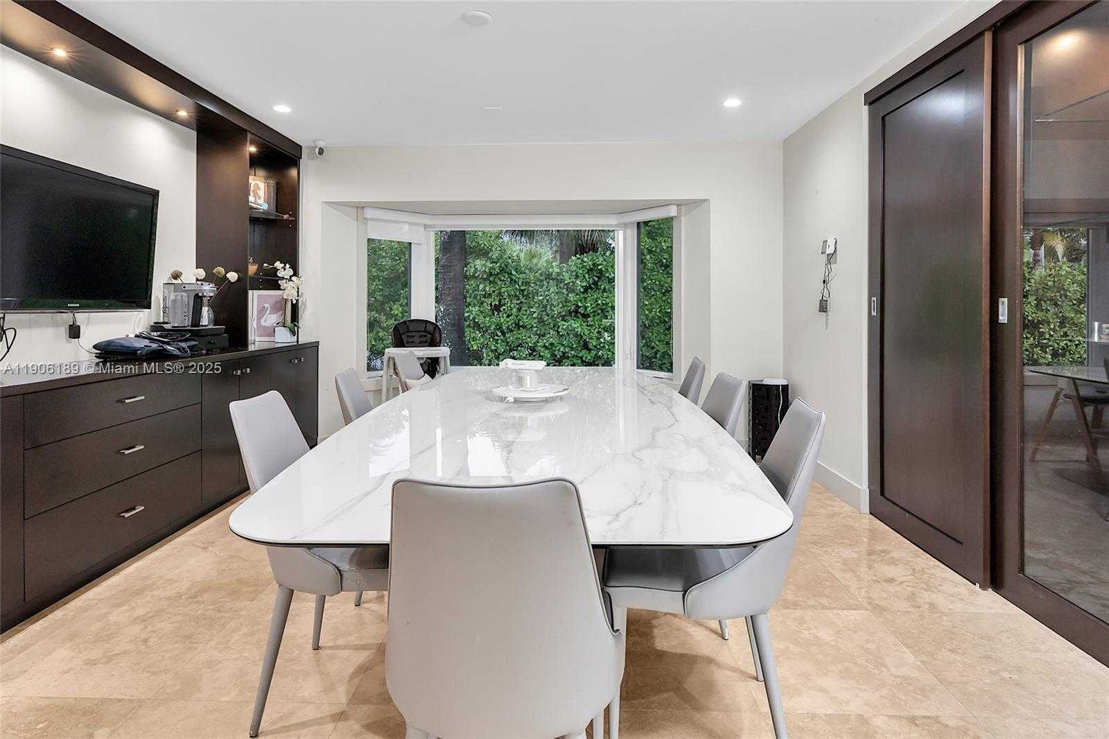 Small Image of 415 ROVINO AVE, Coral Gables Number 23