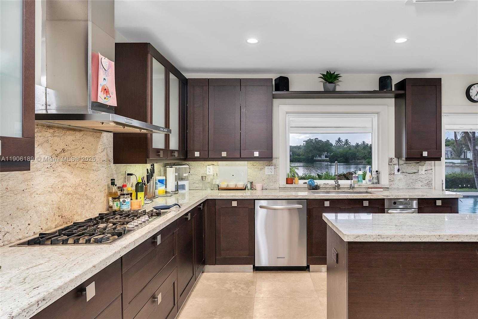 Small Image of 415 ROVINO AVE, Coral Gables Number 26