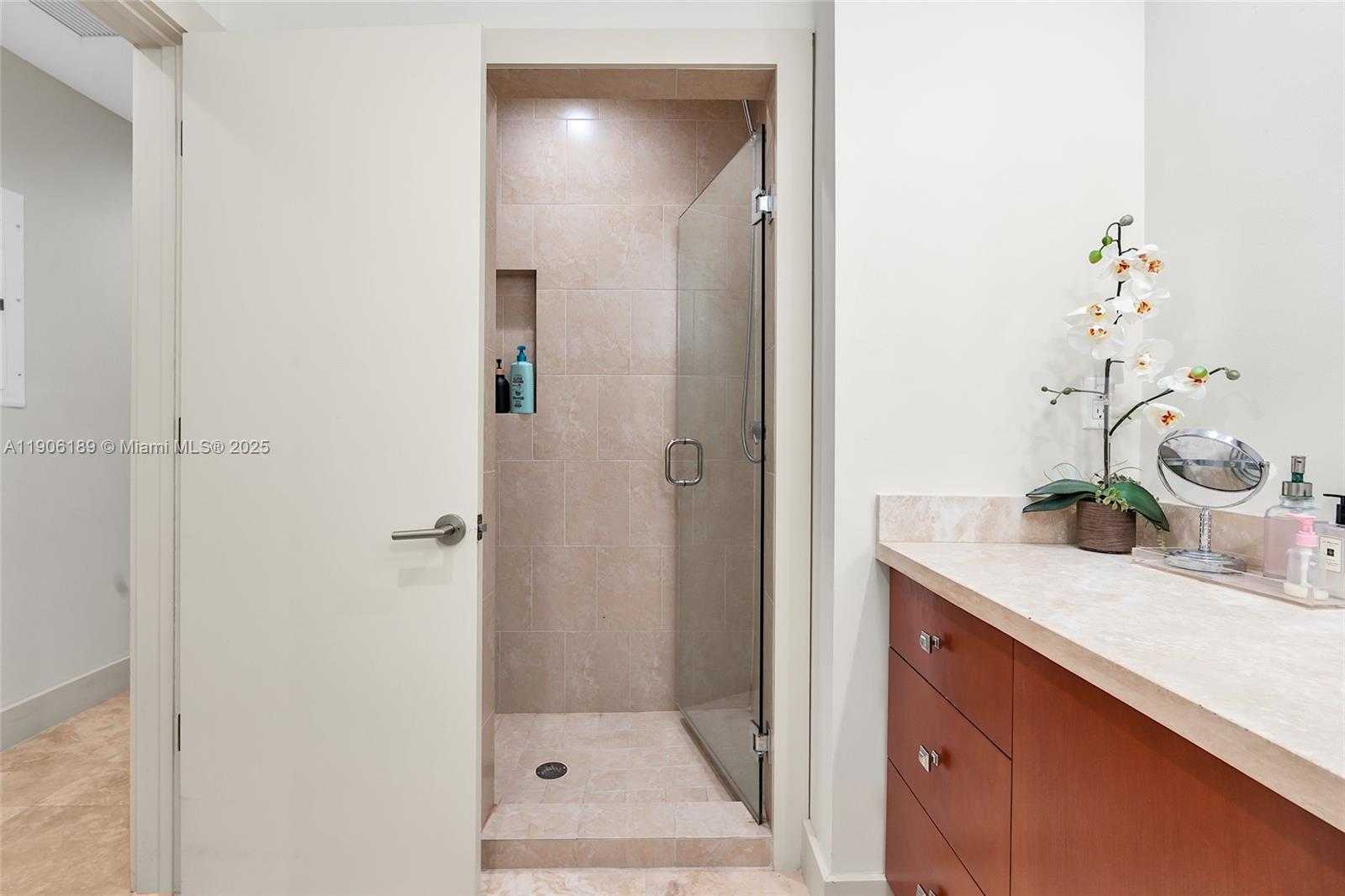 Small Image of 415 ROVINO AVE, Coral Gables Number 41