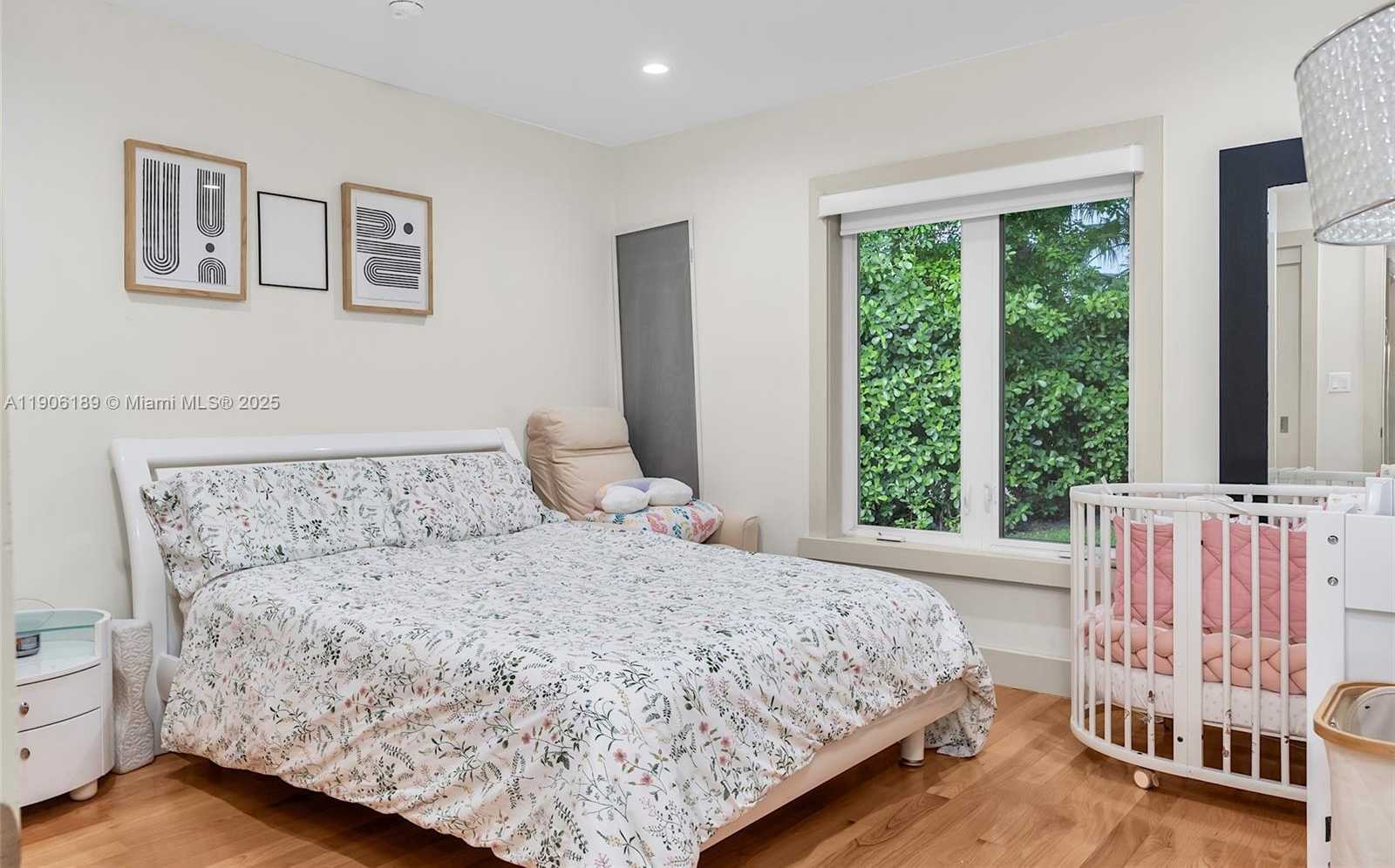 Small Image of 415 ROVINO AVE, Coral Gables Number 42