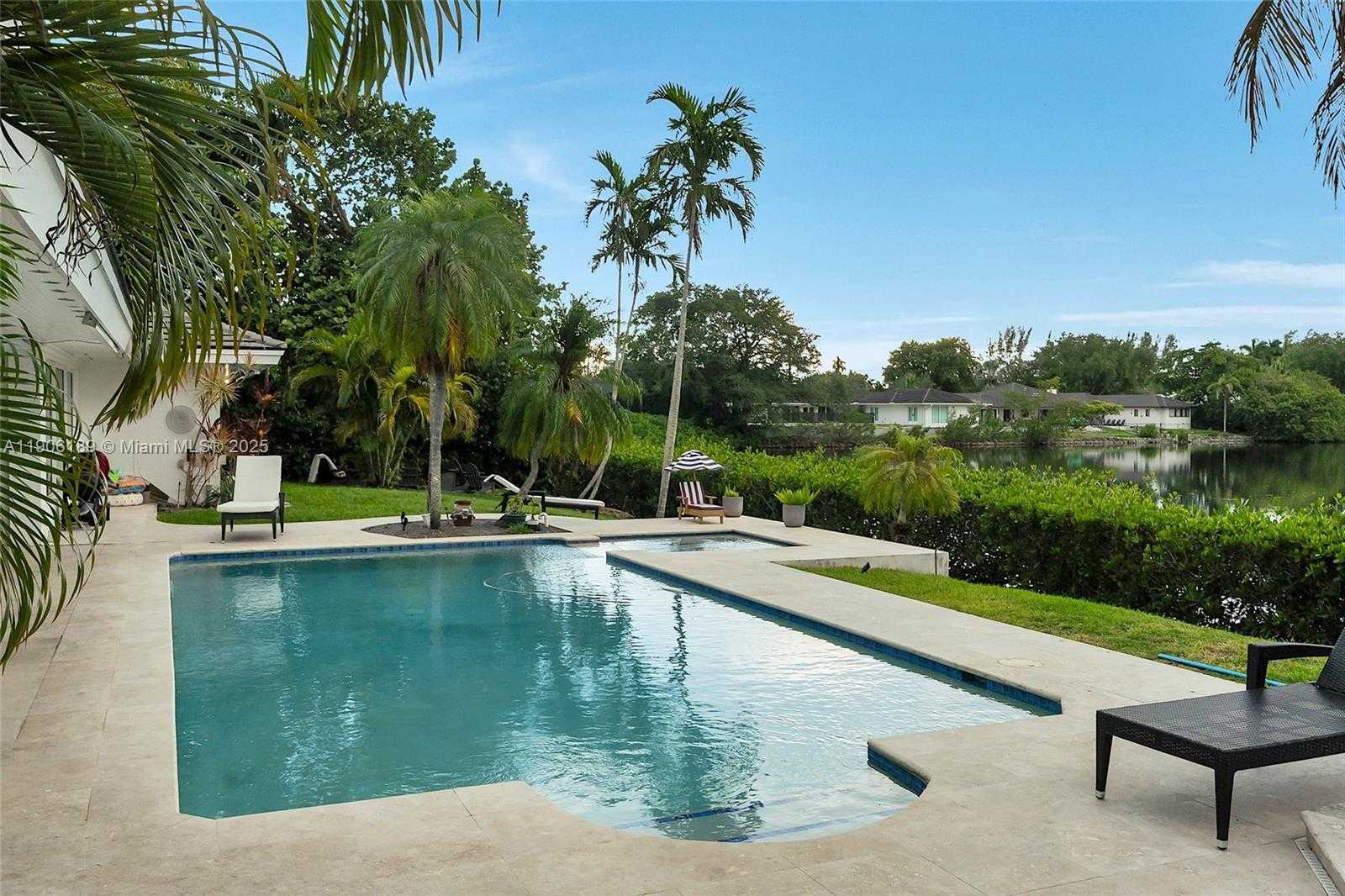 Small Image of 415 ROVINO AVE, Coral Gables Number 55