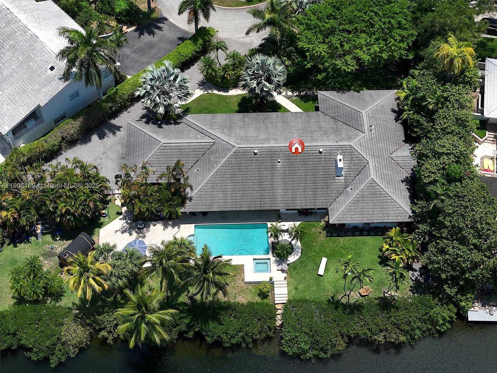 Small Image of 415 ROVINO AVE, Coral Gables Number 9