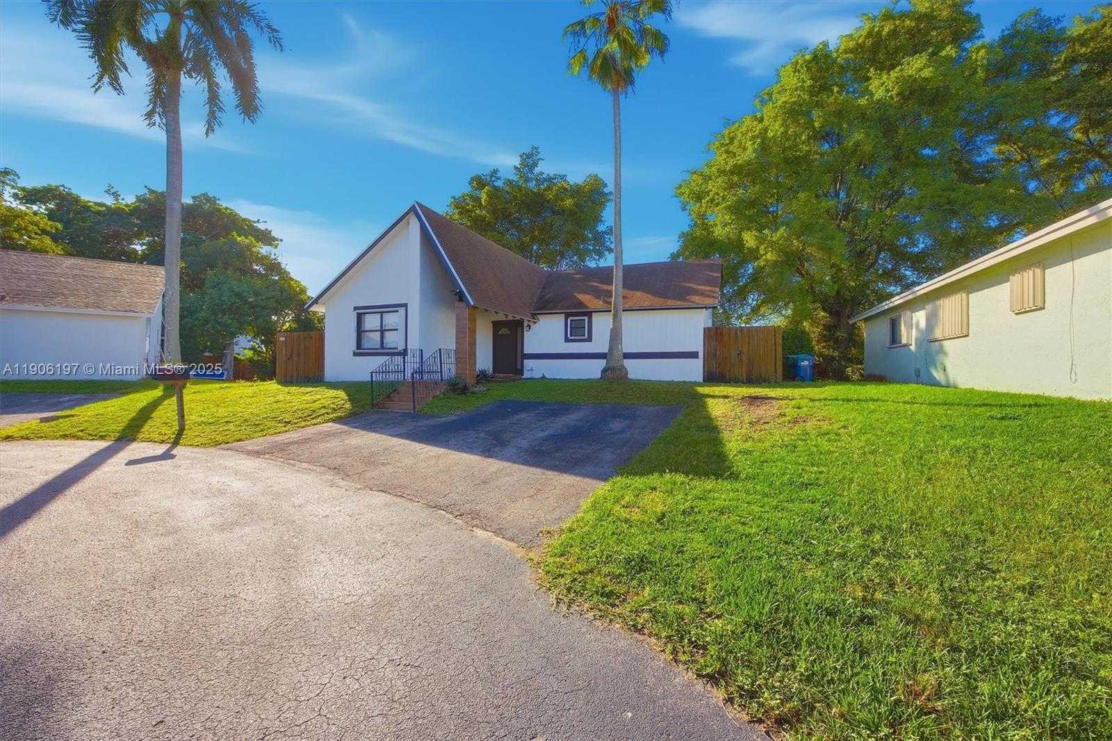 Small Image of 13550 SOUTH WEST 286TH TER #13550, Homestead Number 1