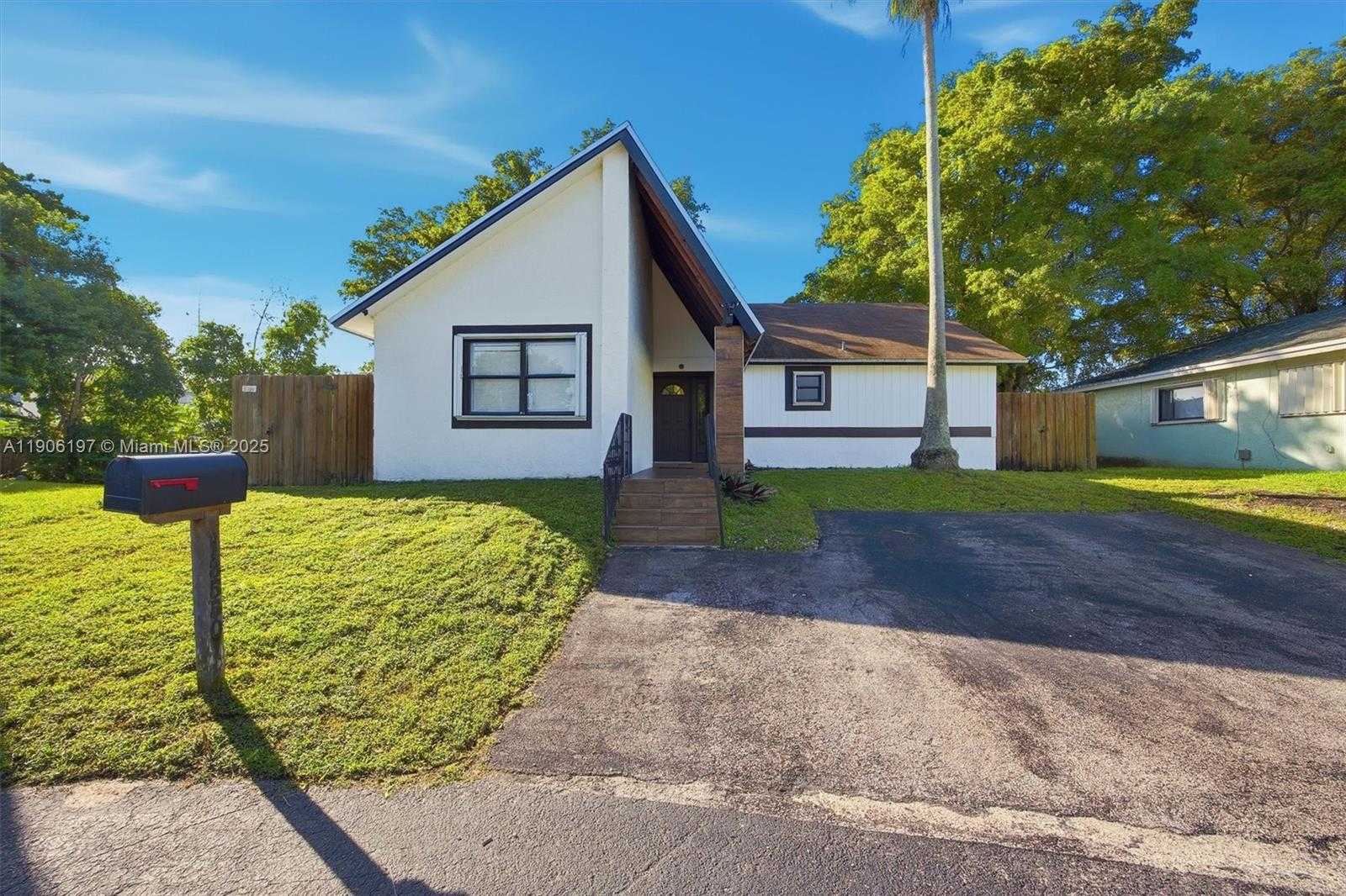 Small Image of 13550 SOUTH WEST 286TH TER #13550, Homestead Number 3