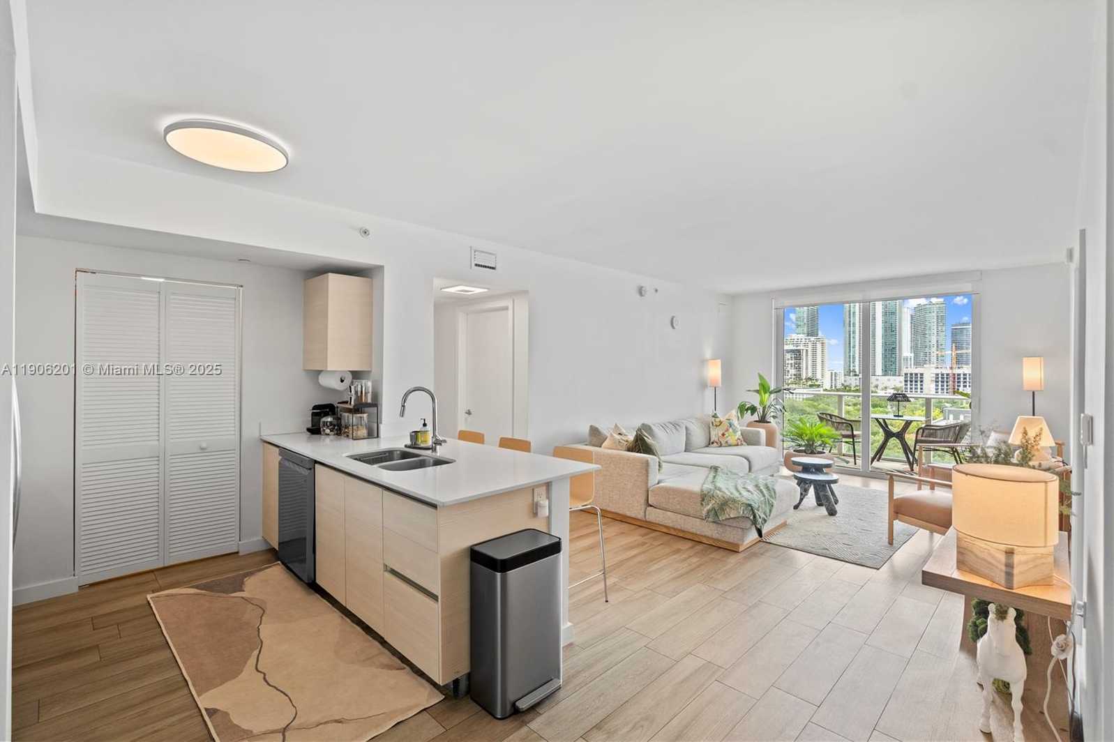 Small Image of 4250 BISCAYNE BLVD #1218, Miami Number 4