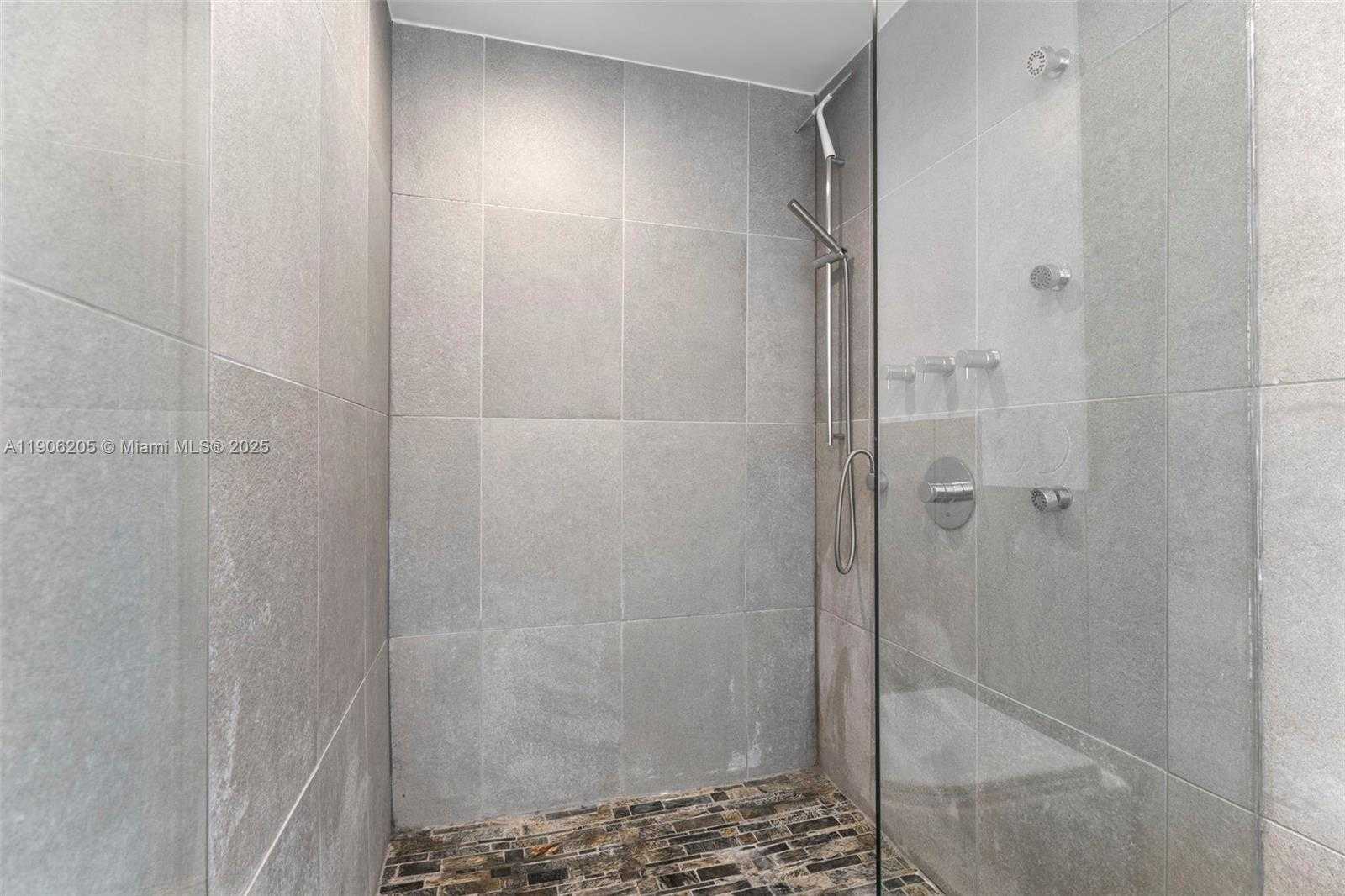 Small Image of 1000 WEST AVE #1029, Miami Beach Number 23