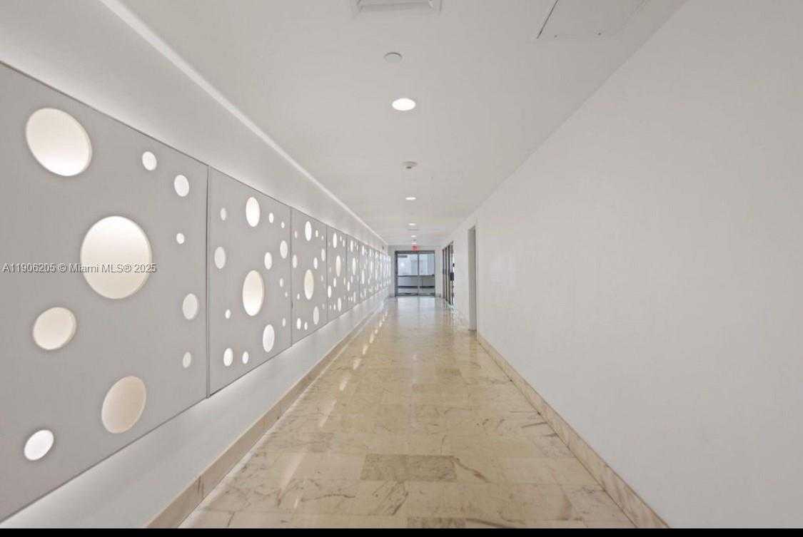 Small Image of 1000 WEST AVE #1029, Miami Beach Number 32