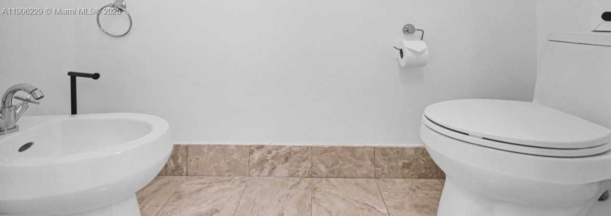 Small Image of 1435 BRICKELL AVE #3401, Miami Number 17