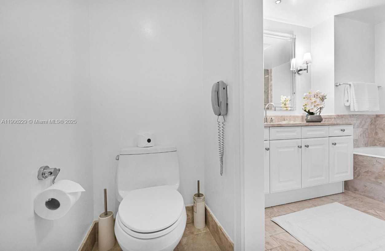 Small Image of 1435 BRICKELL AVE #3401, Miami Number 19