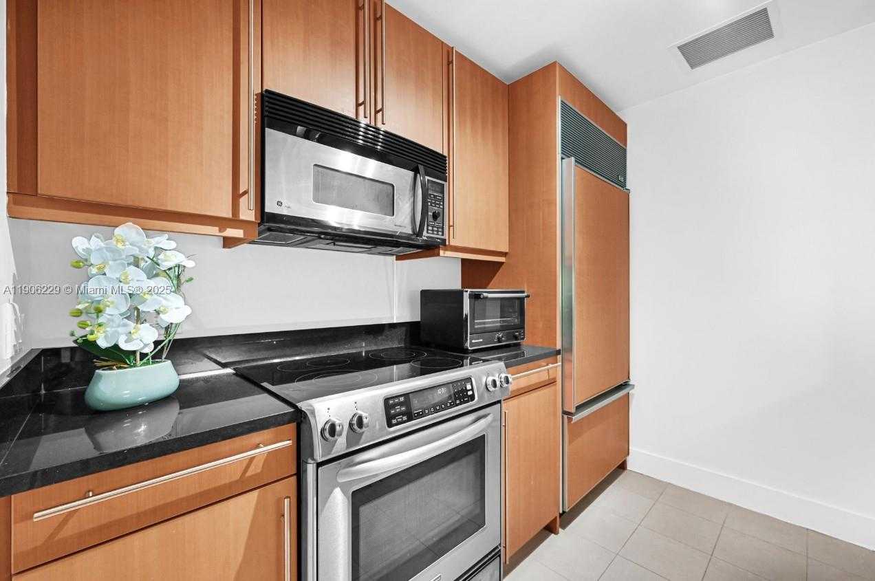 Small Image of 1435 BRICKELL AVE #3401, Miami Number 25
