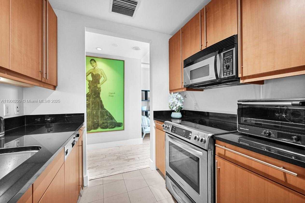 Small Image of 1435 BRICKELL AVE #3401, Miami Number 26