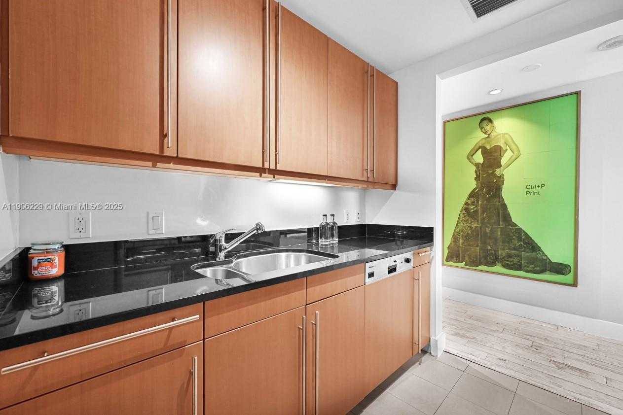 Small Image of 1435 BRICKELL AVE #3401, Miami Number 27