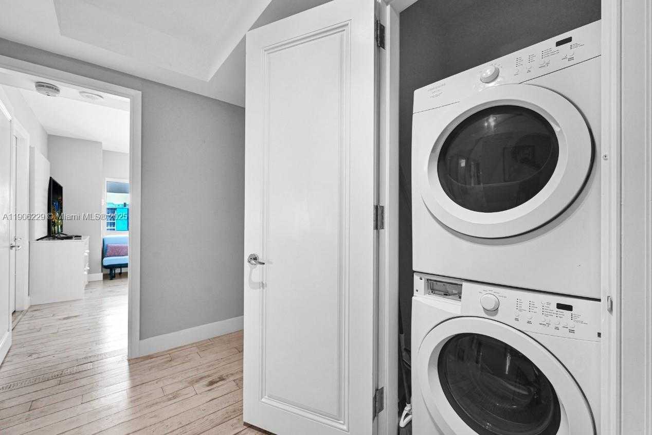 Small Image of 1435 BRICKELL AVE #3401, Miami Number 29