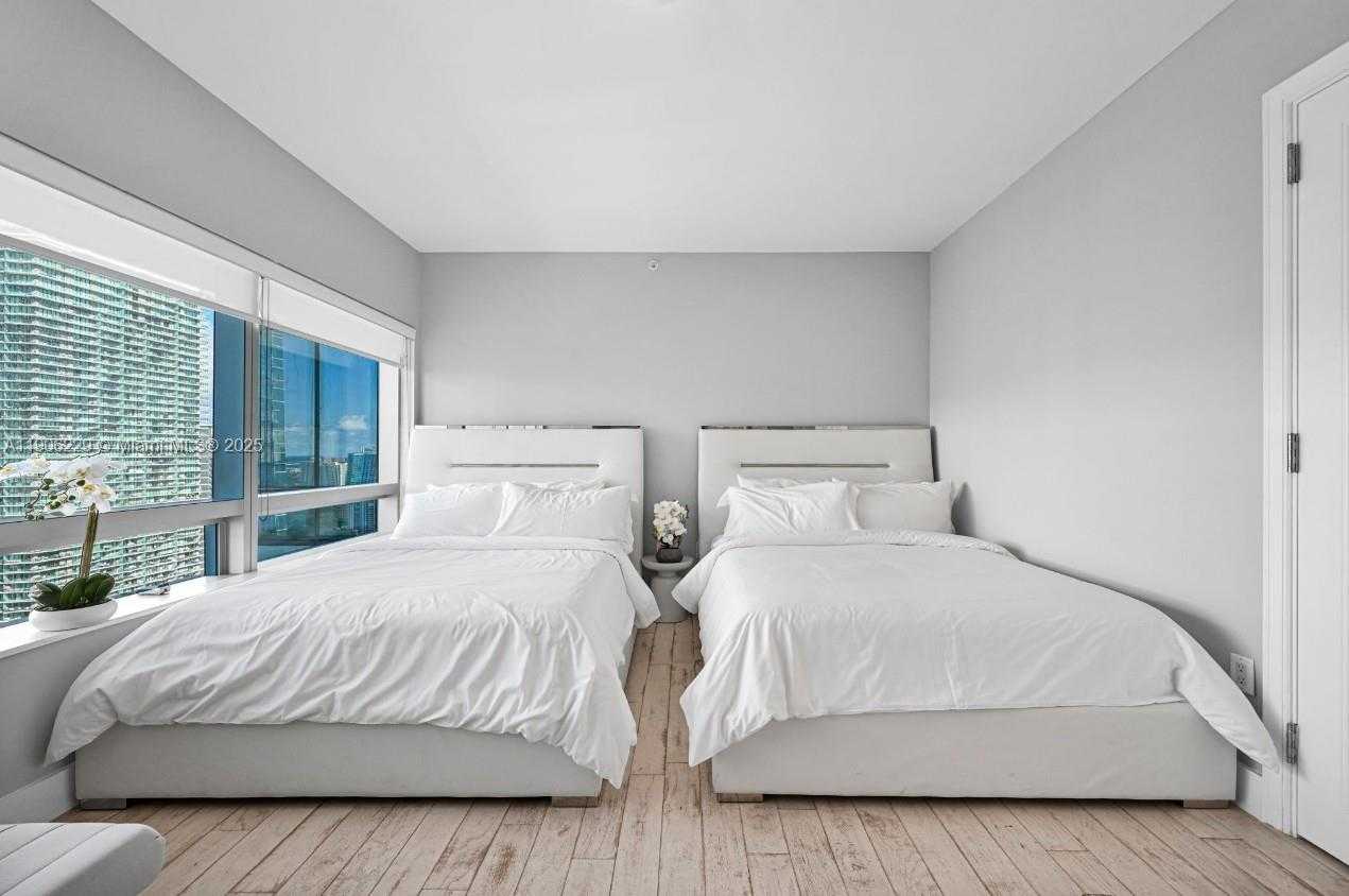Small Image of 1435 BRICKELL AVE #3401, Miami Number 3