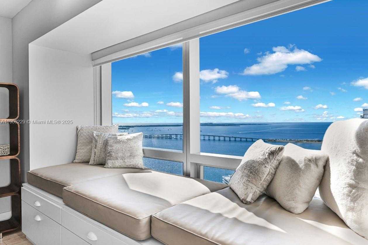 Small Image of 1435 BRICKELL AVE #3401, Miami Number 34