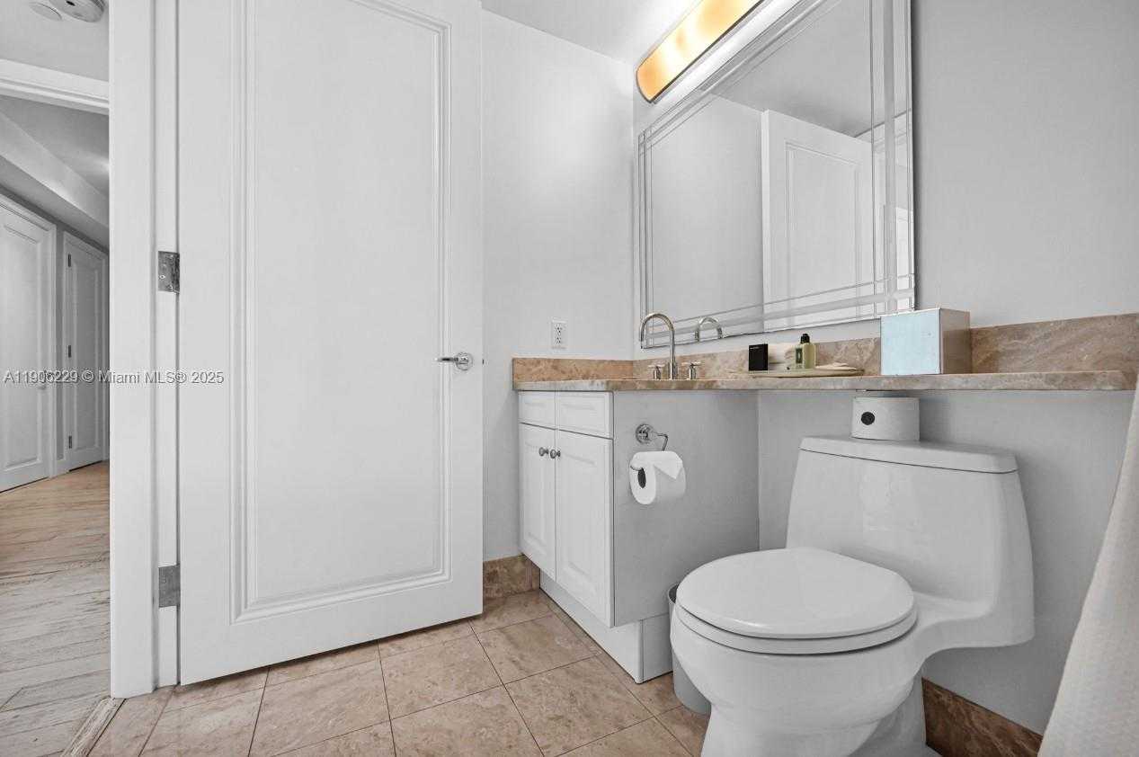 Small Image of 1435 BRICKELL AVE #3401, Miami Number 7