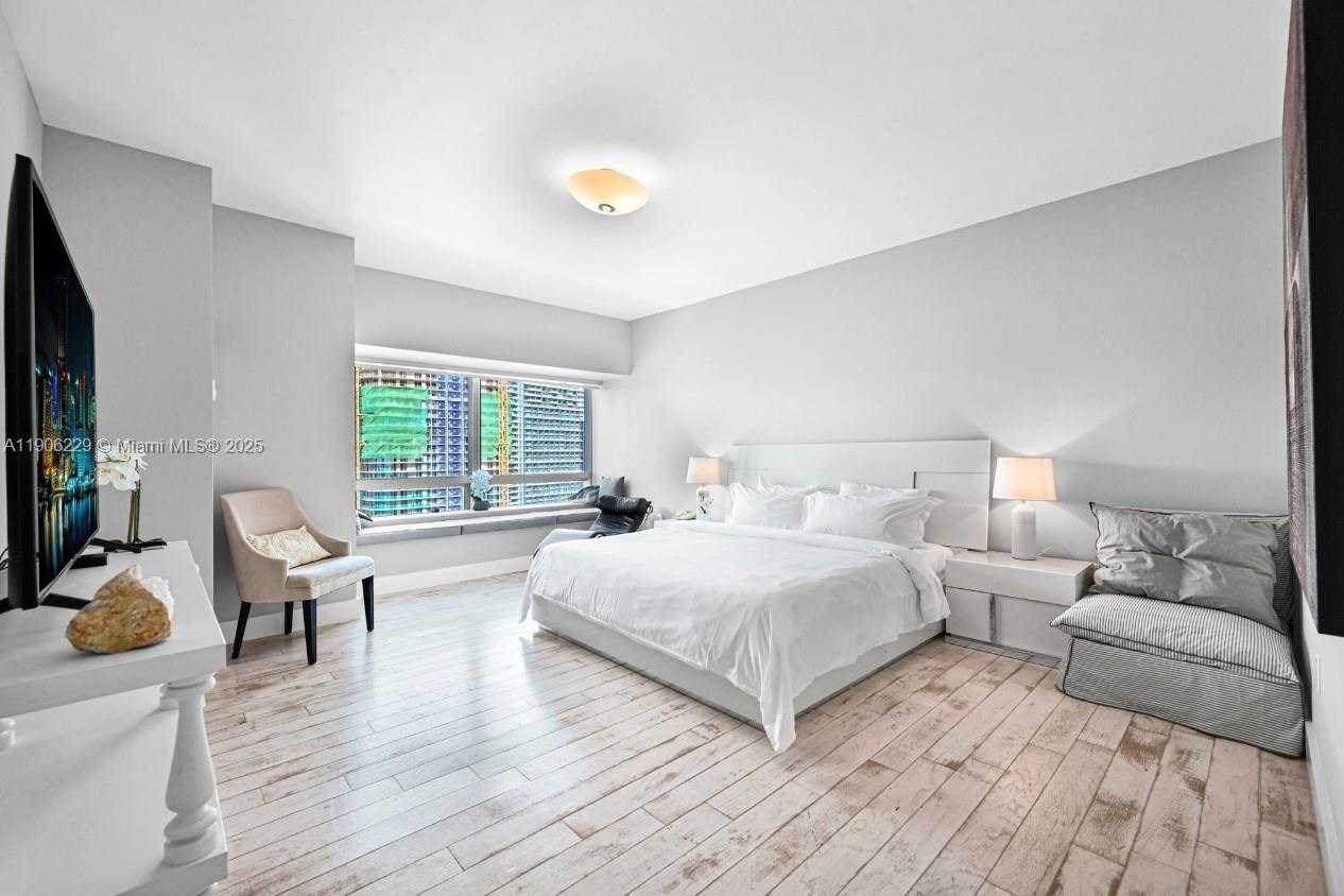 Small Image of 1435 BRICKELL AVE #3401, Miami Number 9