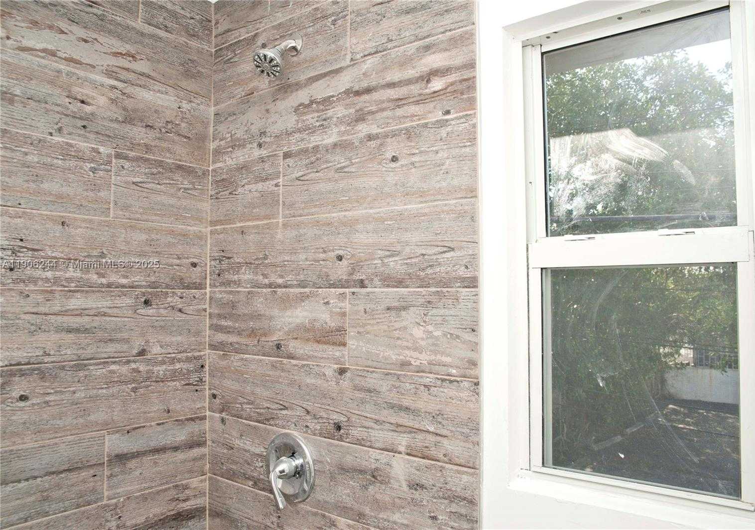 Small Image of 1323 NORTH FEDERAL HWY #2, Hollywood Number 13