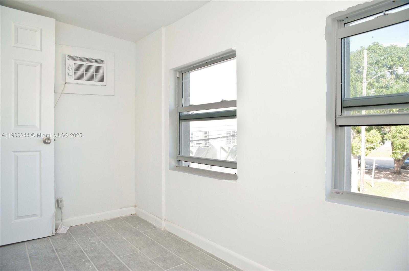 Small Image of 1323 NORTH FEDERAL HWY #2, Hollywood Number 15