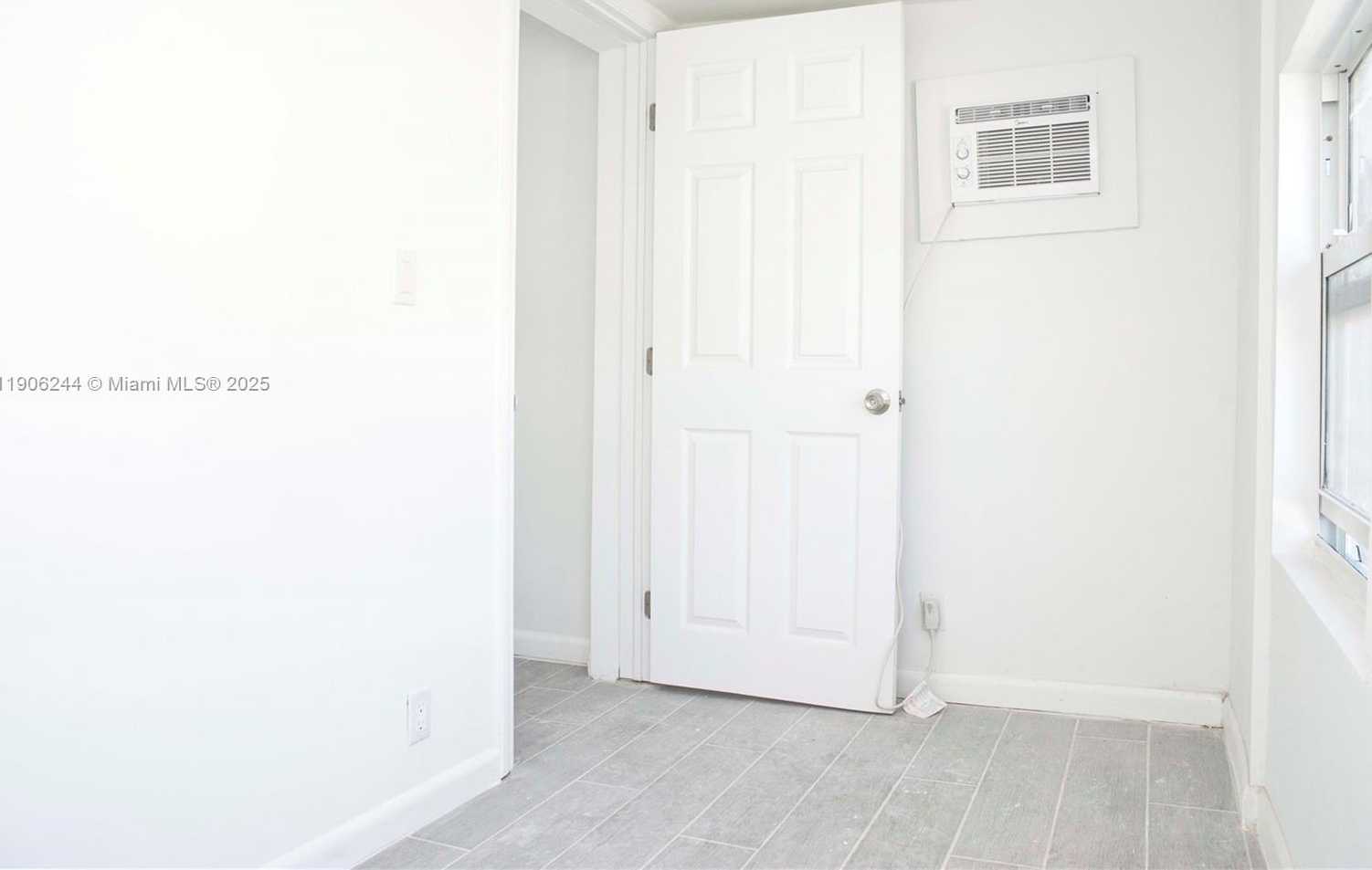 Small Image of 1323 NORTH FEDERAL HWY #2, Hollywood Number 16