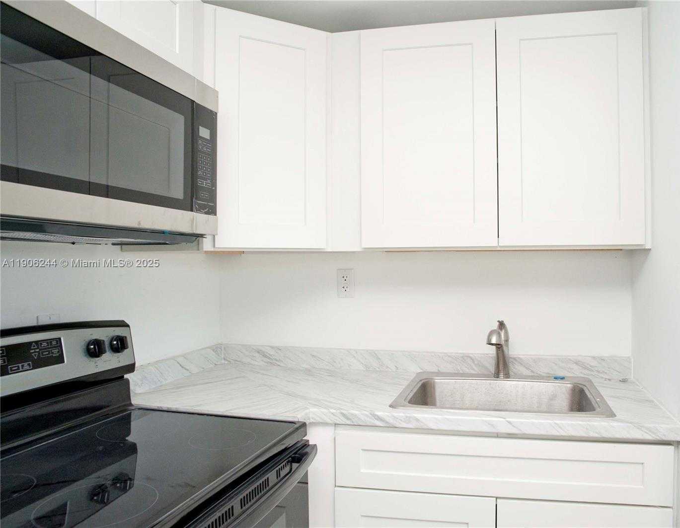 Small Image of 1323 NORTH FEDERAL HWY #2, Hollywood Number 6