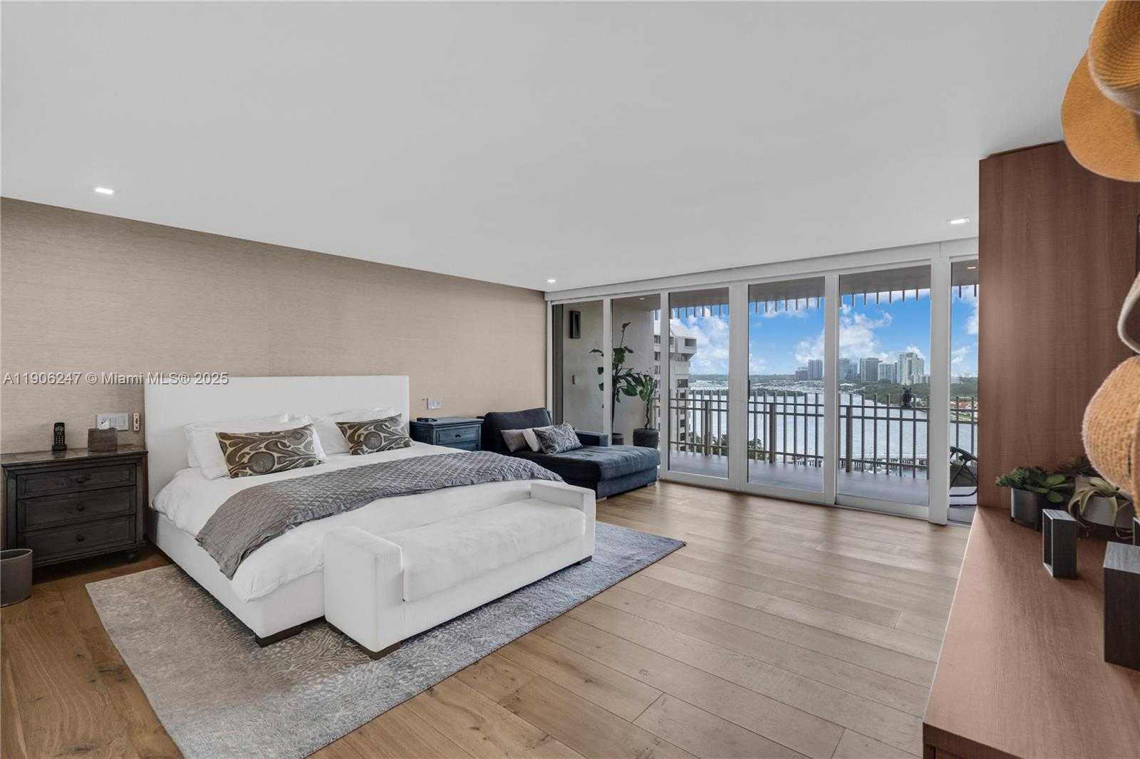 Small Image of 3 GROVE ISLE DR #C1710, Miami Number 1