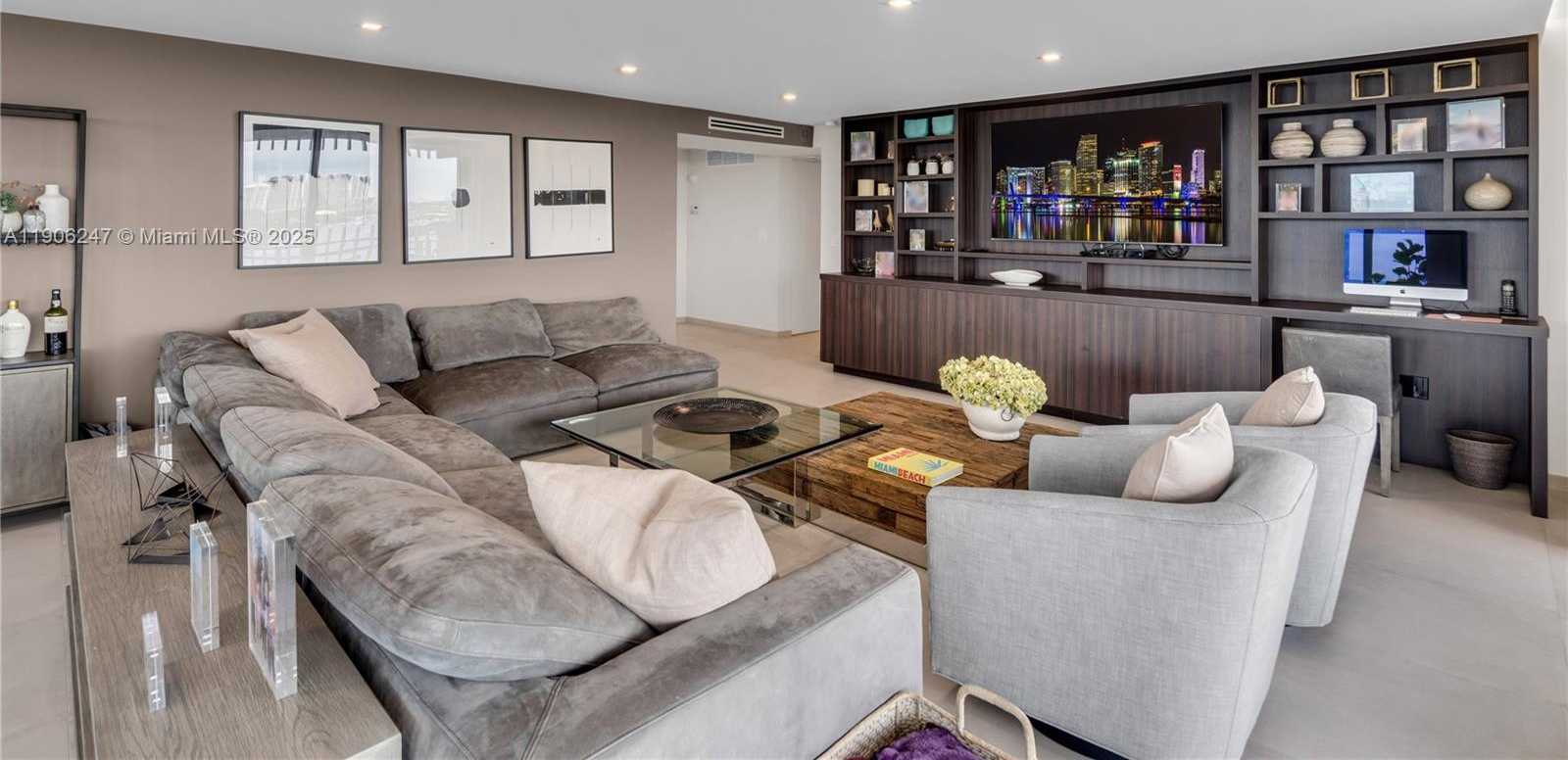 Small Image of 3 GROVE ISLE DR #C1710, Miami Number 13