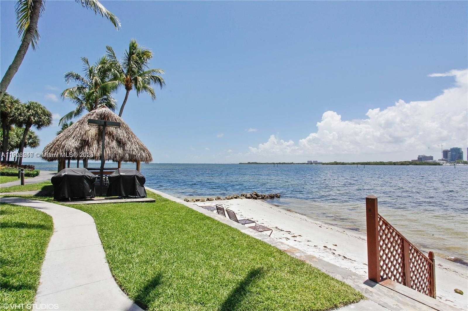 Small Image of 3 GROVE ISLE DR #C1710, Miami Number 36