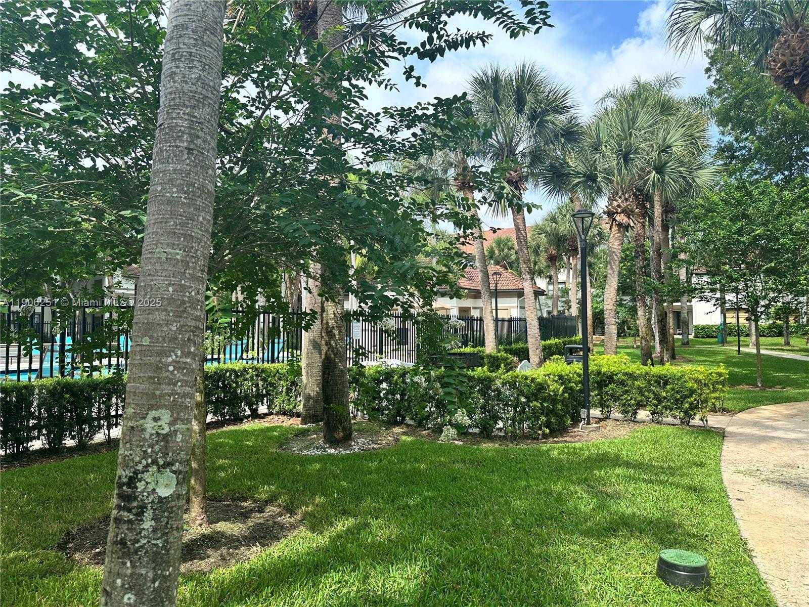 Small Image of 650 SOUTH PARK RD #35-5, Hollywood Number 10