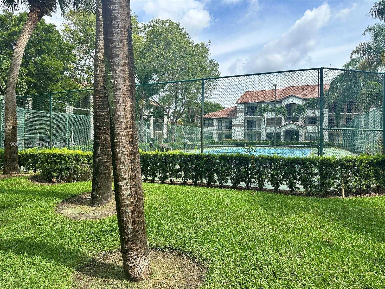 Small Image of 650 SOUTH PARK RD #35-5, Hollywood Number 11