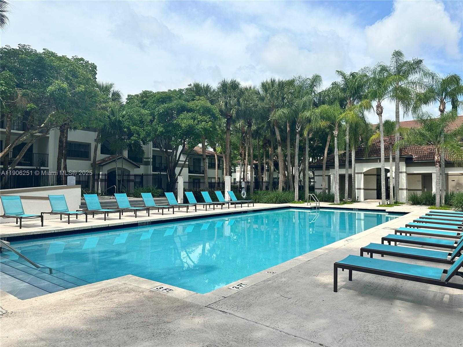 Small Image of 650 SOUTH PARK RD #35-5, Hollywood Number 2