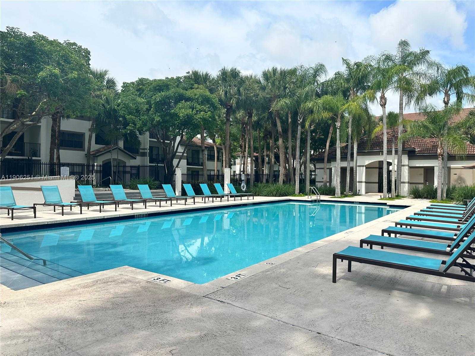 Small Image of 650 SOUTH PARK RD #35-5, Hollywood Number 3