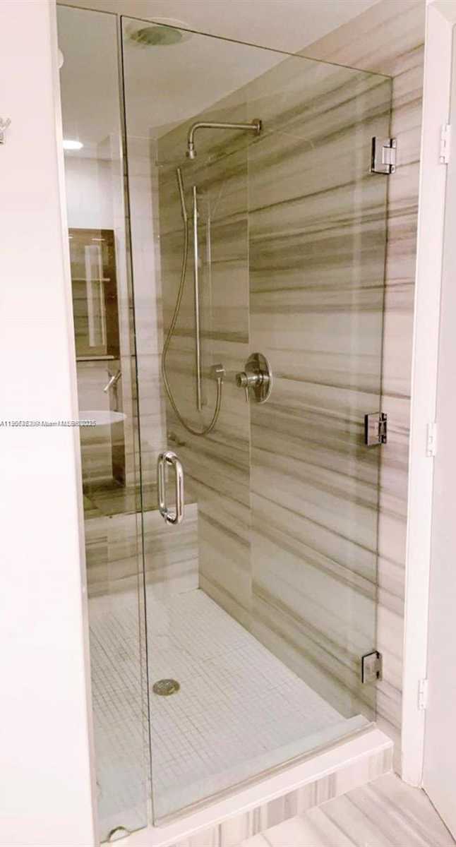 Small Image of 495 BRICKELL AVE #1606, Miami Number 10