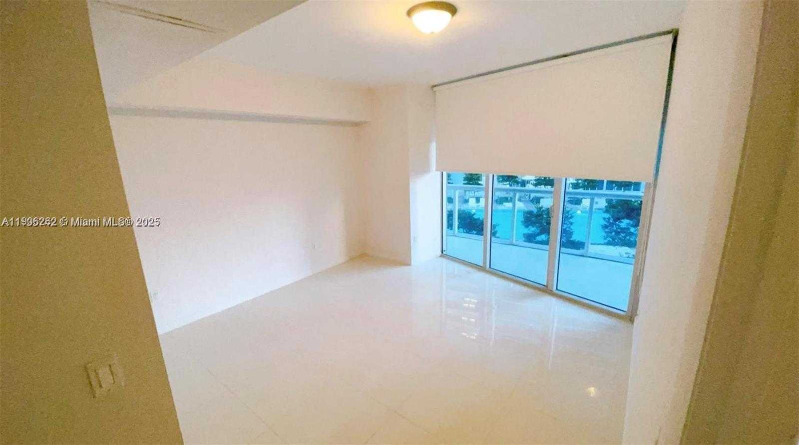 Small Image of 495 BRICKELL AVE #1606, Miami Number 12