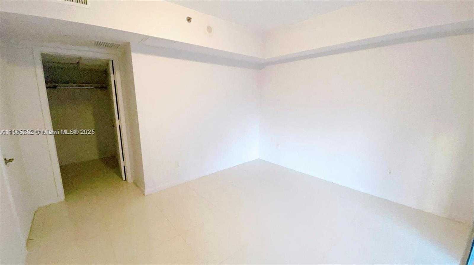 Small Image of 495 BRICKELL AVE #1606, Miami Number 14